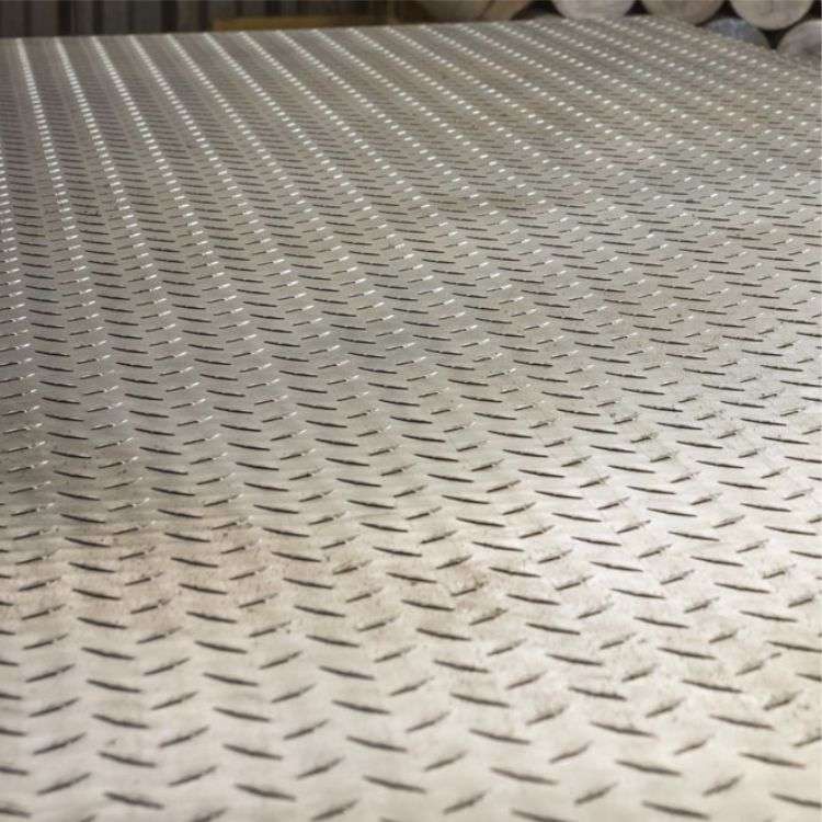 Рифленый алюминиевый лист АМГ2Н2Р, диамант, 4x1200x4500
