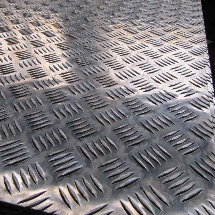 Рифленый алюминиевый лист ВД1АНР, квинтет, 2,5x1500x4500